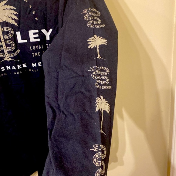 Black Long Sleeve Crew Neck Hurley Shirt featuring front and back graphics sz L - Picture 6 of 6